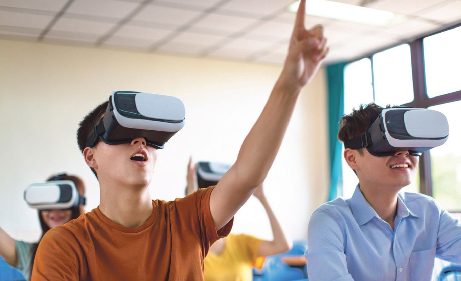 Ứng dụng Công nghệ VR và AR trong Giáo dục: Cách Mạng Hóa Phương Pháp Học